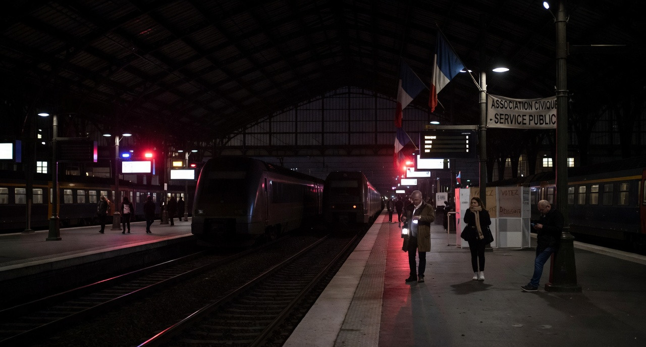Gare de l’Est paralysée : chaos électrique jusqu’à 22h, gouvernement sous pression