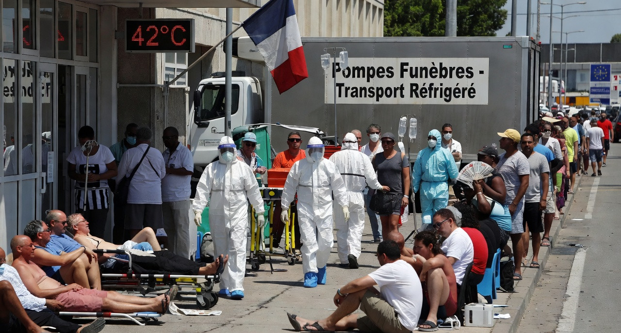 Canicule : le gouvernement sous le feu des critiques face à l'impréparation et aux divisions politiques