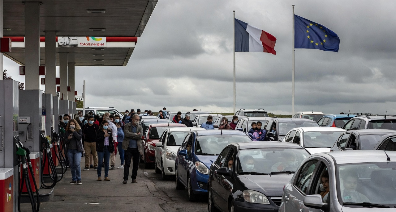 Carburants : la stratégie du gouvernement Lecornu en échec face à la crise des stations-service
