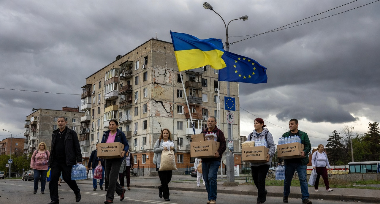 RN : la diplomatie du double jeu sur l'Ukraine ?